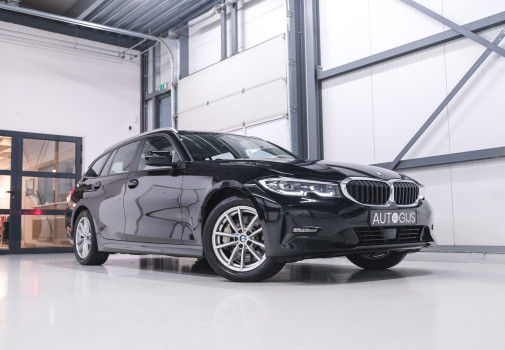 foto BMW 3-serie Touring 330e High Executive 292 pk 2020