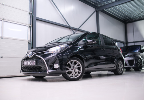 foto Toyota Yaris 1.5 Full Hybrid Dynamic 2016